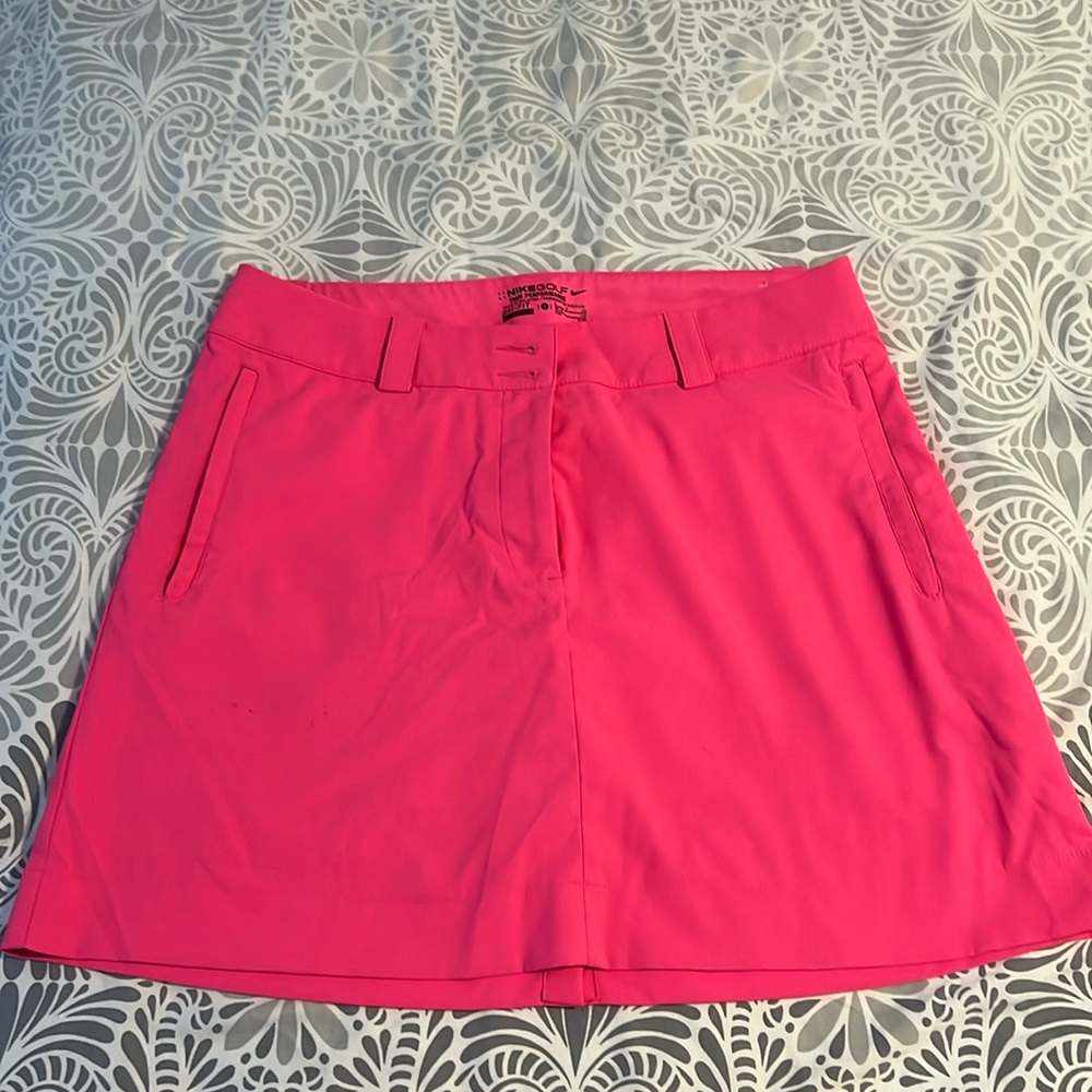 Women’s Nike golf skirt in Barbie pink size 6
